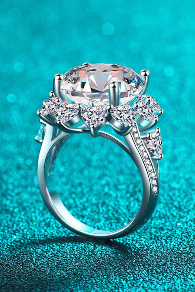 THE DAISY 10 Carat Moissanite Flower-Shaped Ring